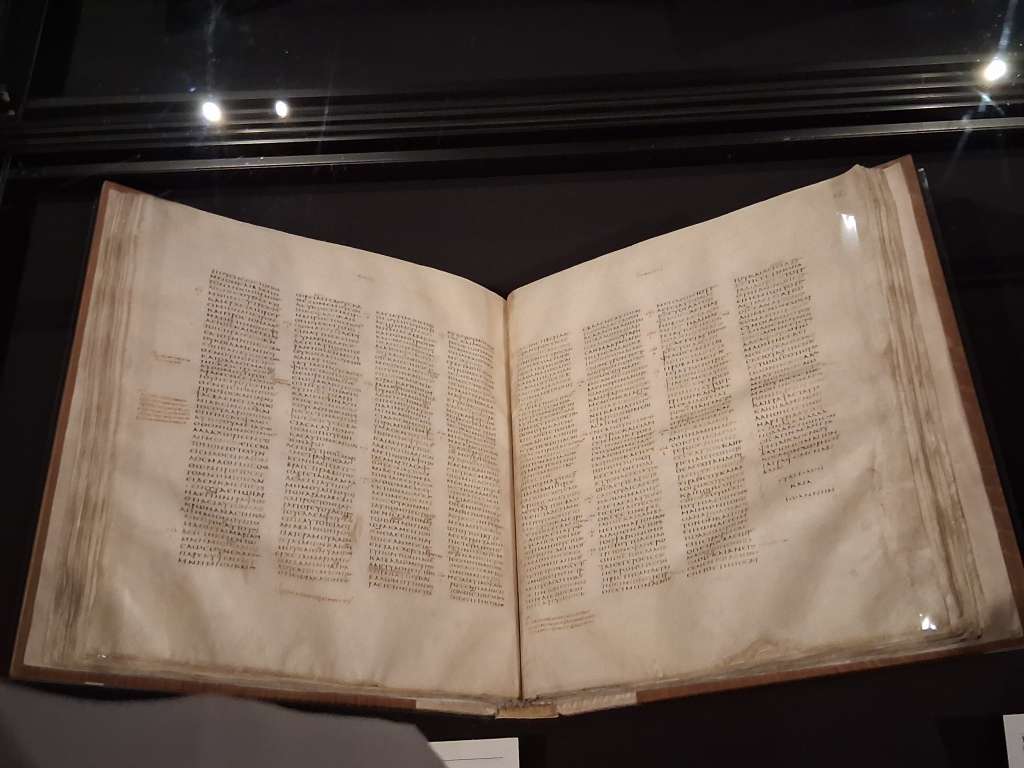 Códice Sinaítico, la copia más larga y antigua de la Biblia Griega.