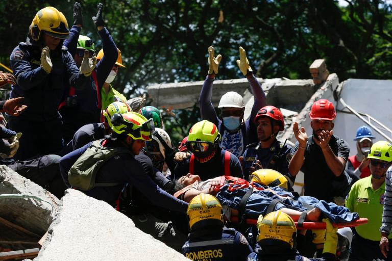 El grupo USAR de Bomberos de Bogotá que busca vidas tras el sismo