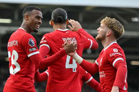 Liverpool venció al Fulham y continúa en la lucha por la Premier League