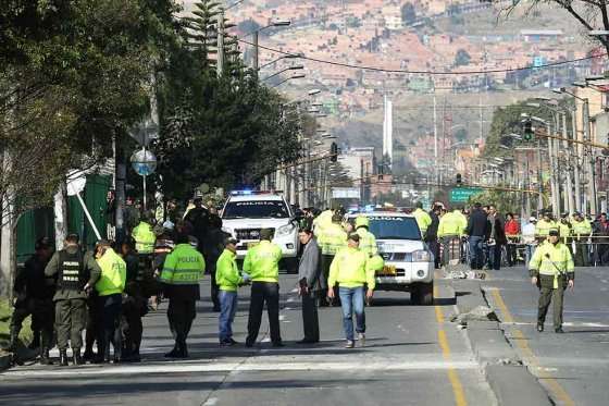 En uno de los atentados, delincuentes activaron a control remoto un artefacto explosivo al paso de una caravana de la Policía. /Policía