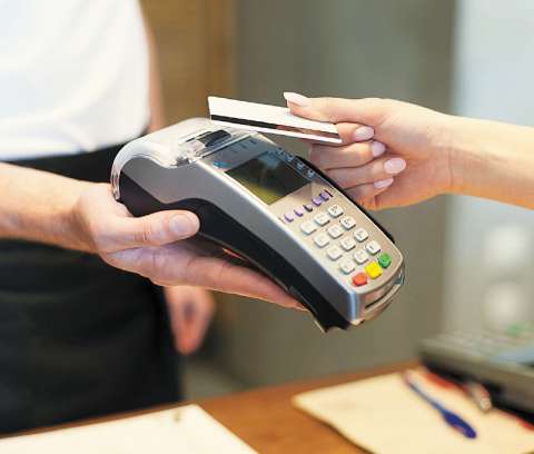 ¿Cómo limitar los pagos sin contacto de su tarjeta y cuál es el límite por banco?