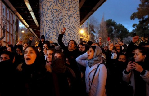 Protestas en Irán contra el gobierno por el derribo del avión ucraniano