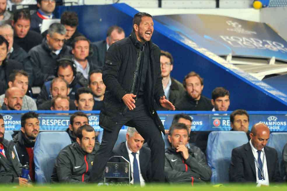 El argentino Diego Simeone en el juego en que el Atlético de Madrid venció 3-1 al Chelsea, partido de vuelta de la semifinal de la Liga de Campeones. / AFP