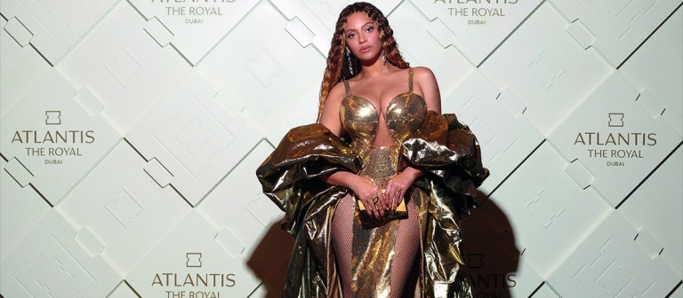 ¿Cuándo es adecuado un vestido transparente?