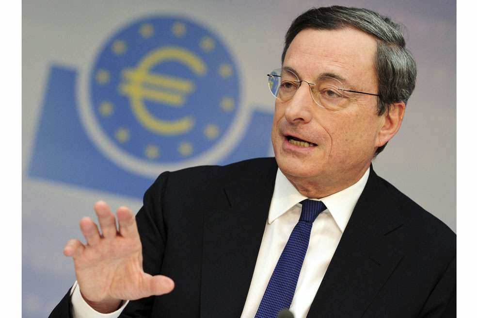 Mario Draghi, presidente del BCE, supervisará las pruebas a la calidad de los activos en la Eurozona. / EFE