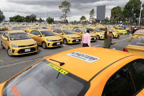 Costoso cambio: la billonaria pérdida de los taxistas y el dilema de las APP de transporte
