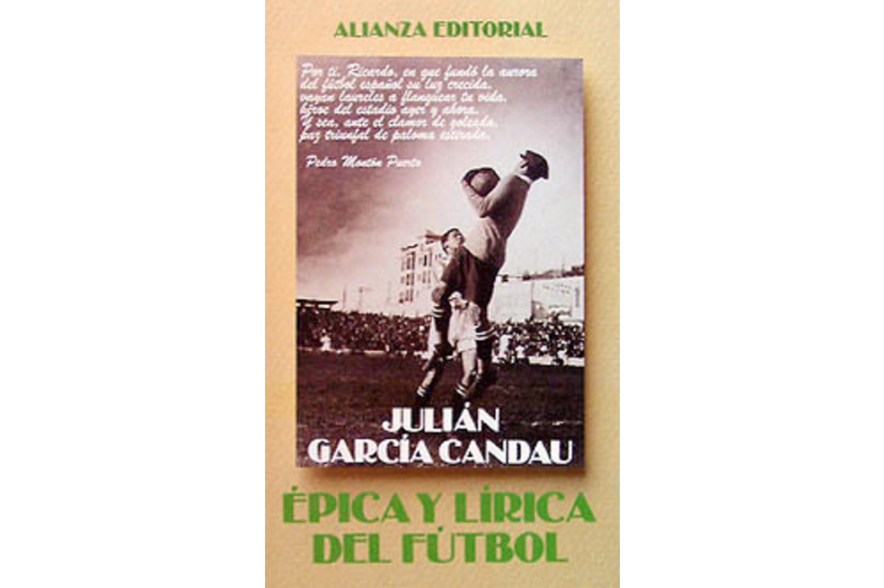"Épica y lírica del fútbol" es un texto que compila los mejores poemas dedicados al fútbol, pero, además, hace análisis históricos, políticos y sociológicos sobre este fenómeno que se juega, se narra, se canta y se cuenta.