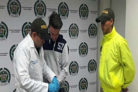 Capturan a falsificador de tiquetes aéreos en el aeropuerto El Dorado