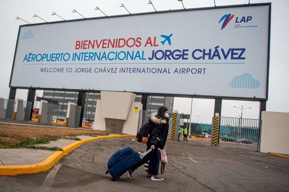 Ahora, en Perú, los pasajeros deben llegar tres horas antes de su vuelo, en vez de una hora como sucedía antes.