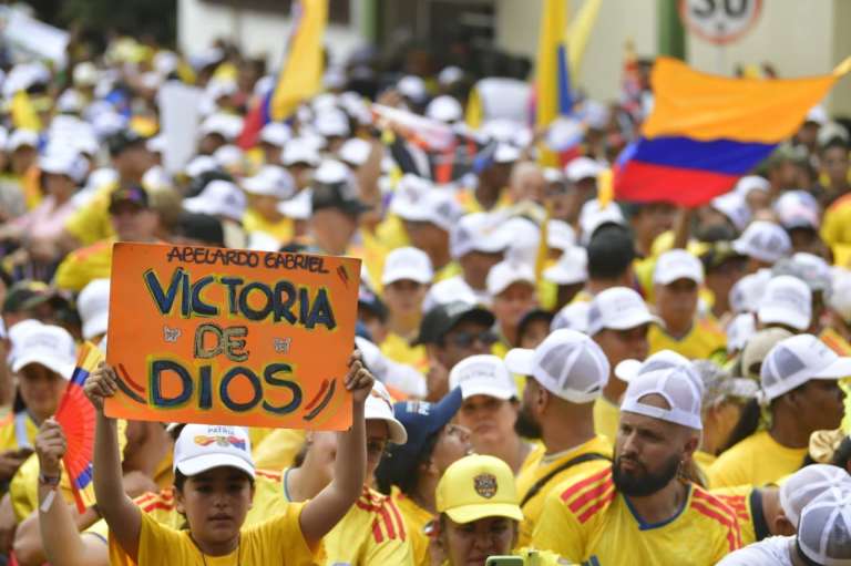 El candidato presidencial Abelardo de la Espriella cerró su campaña en Buga, Valle del Cauca. Los eventos tuvieron un fuerte componente religioso en la visita a la basílica menor del Señor de los Milagros.