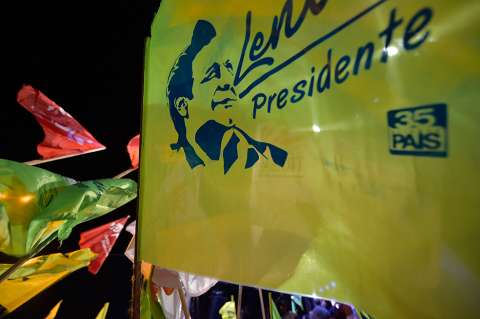 Elecciones en Ecuador: Moreno tiene leve ventaja en resultado parcial
