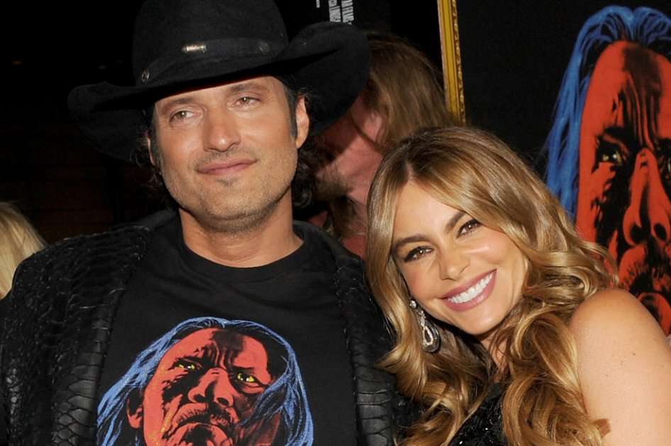 El director Robert Rodríguez y Sofía Vergara.
