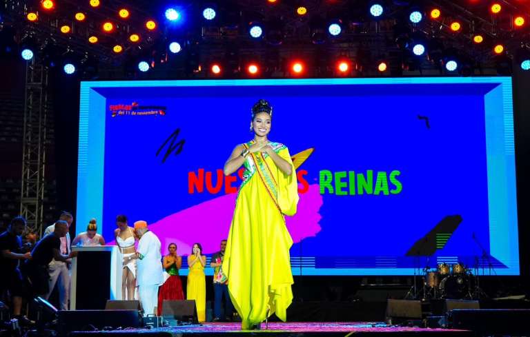 La actual reina de la Independencia, 2023-2024, Rosa Bossio.