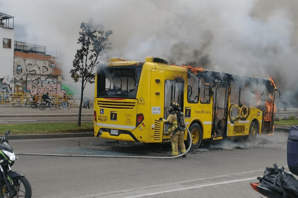 Bus de SITP incinerado en Suba
