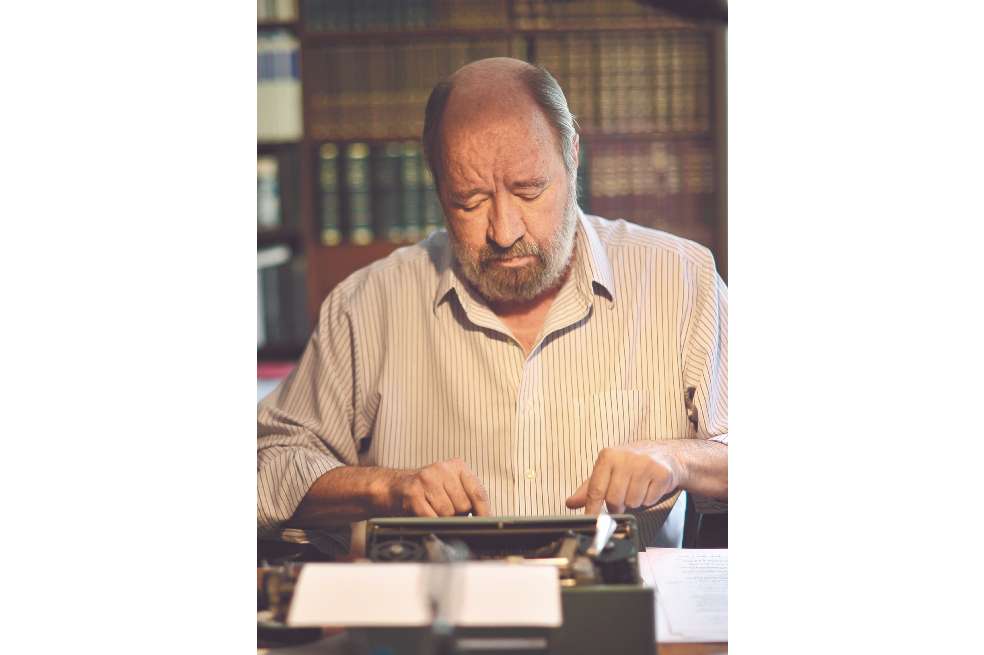 Antonio Caballero compiló en "No es por aguar la fiesta" algunas de sus columnas de opinión.