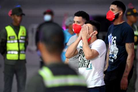 Ya están en Venezuela los más de 200 migrantes que estaban presos en El Salvador