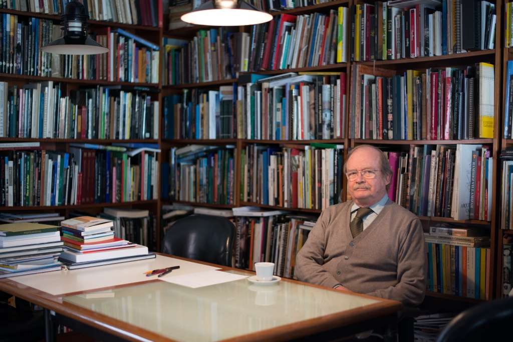 Benjamín Villegas es arquitecto, pero su pasión por los libros lo llevó por el camino de la edición.