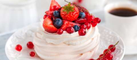 Tarta de Merengue y Frutas: Una deliciosa receta para sorprender a tus amigos