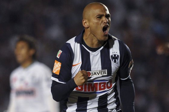 El chileno Humberto Suazo se lesionó y es duda para el Mundial