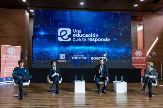 El evento de lanzamiento de Jóvenes a la E estuvo encabezado por el alcalde Carlos Fernando Galán, la secretaria de Educación, Isabel Segovia y el director de la Agencia Distrital Para La Educación Superior, La Ciencia Y La Tecnología (Atenea), Víctor Saavedra