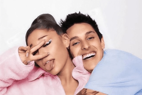 Ariana Grande se habría separado de Dalton Gomez: ahora anda sin anillo