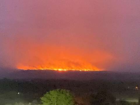 Tensión e incendios en parque nacional Tinigua, tras operativo contra la deforestación