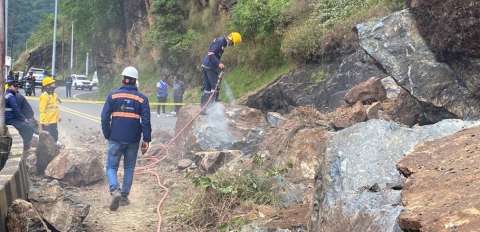Invías abre paso en Saladito, vía que comunica a Cali y Buenaventura