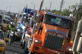 Transportadores pierden $950 millones al día por el cierre de la vía Bogotá-Villavicencio