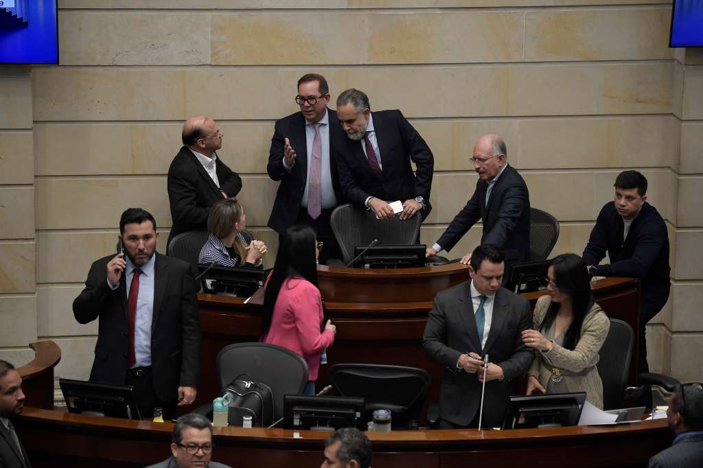 Debate en la plenaria del Senado para la aprobación del presupuesto del 2026, por COP 546,9 billones.