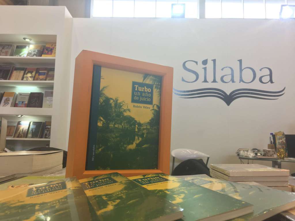 La más reciente obra de Rubén Vélez, quien dice que la literatura colombiana actual está plagada de cronistas. / Cortesía