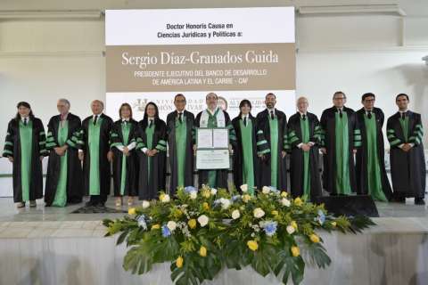 Presidente Ejecutivo del CAF recibió Doctorado Honoris Causa de la Universidad Simón Bolívar