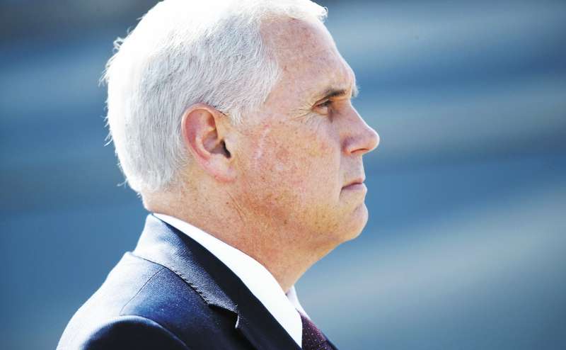 Mike Pence, vicepresidente de EE. UU., llegó al país para tratar temas sobre la paz, cultivos ilícitos y Venezuela. / AFP