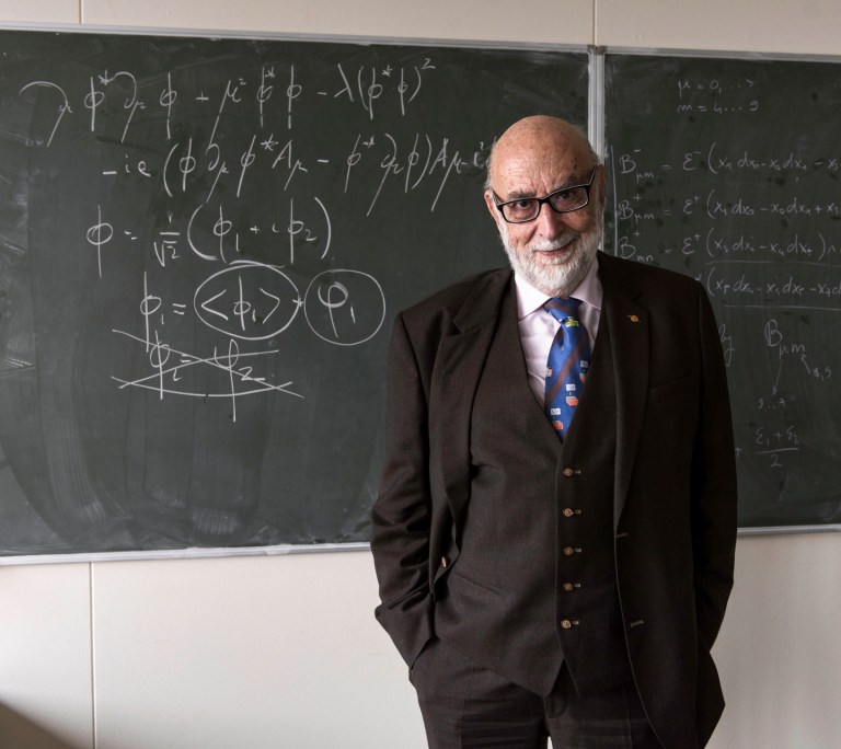 Falleció el belga François Englert, nobel de física en 2013 por el bosón de Higgs
