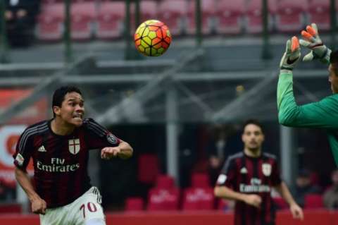 Milán busca darle aire a su técnico en partido ante la Fiorentina