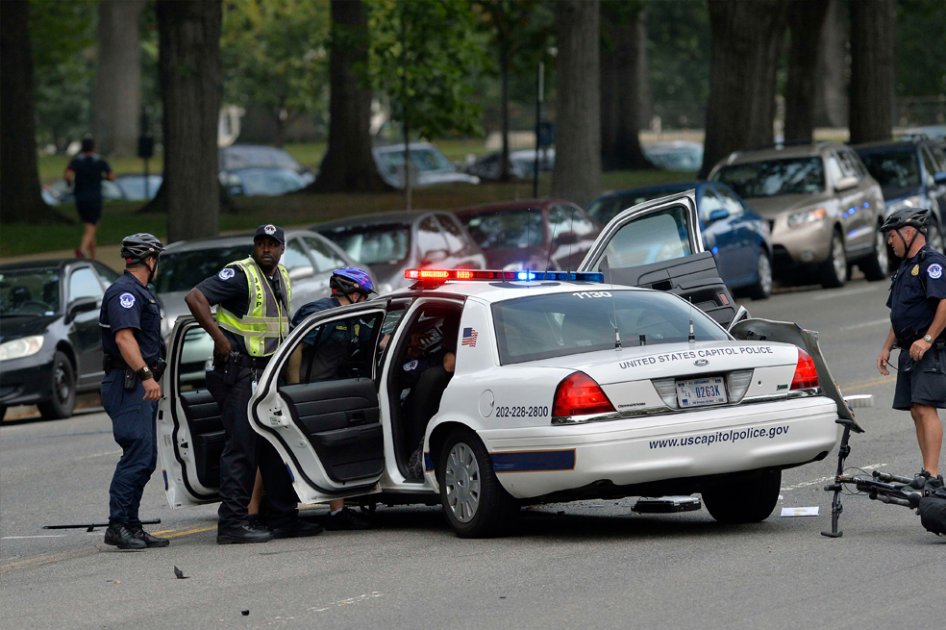 El incidente se generó luego de que al parecer una mujer no atendiera una señal de paro.