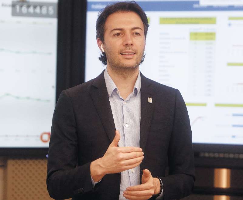 No se supone que el alcalde de Medellín imponga su voluntad en la empresa. / Foto: EFE