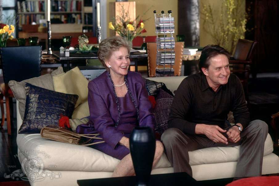 Diana Douglas y Michael Douglas en "It Runs in the Family" (2003).  / Tomada de Imdb.com