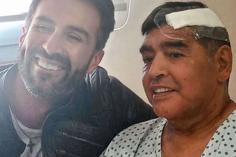 Diego Armando Maradona ya salió de la clínica