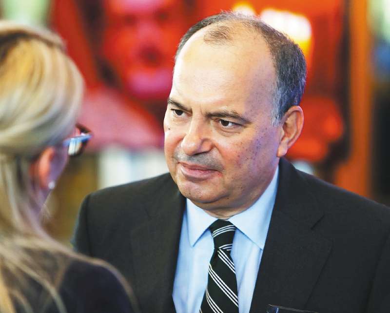 Sedat Ergin durante el recibimiento del premio en Bonn (Alemania). / Cortesía: Deutsche Welle