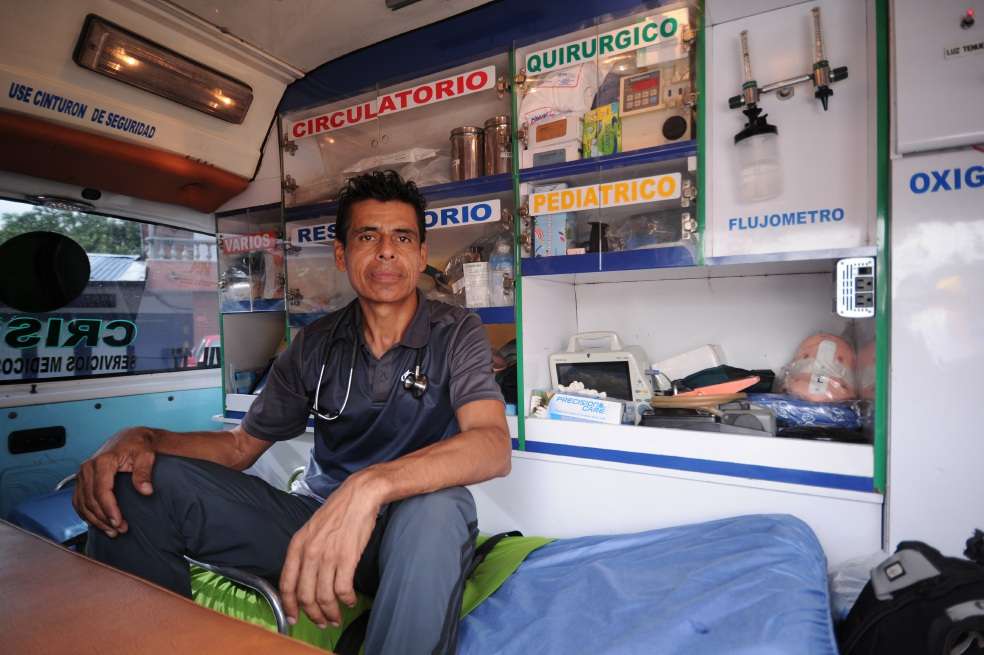 El risaraldense Álvaro Mejía Castrillón, el exciclista que es médico de la Vuelta a Colombia 2017. / Mauricio Alvarado - El Espectador
