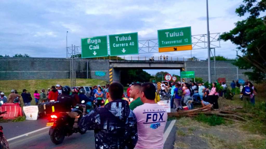 Los manifestantes exigen al Gobierno Nacional el cumplimiento de acuerdo sobre acceso a tierras, consulta previa y garantías para líderes sociales.