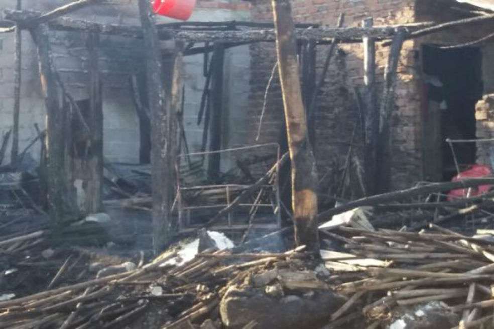 En redes sociales comenzaron a circular videos e imágenes de la emergencia en la que se logra observar como una espesa nube negra nubla ese sector. / Cortesía