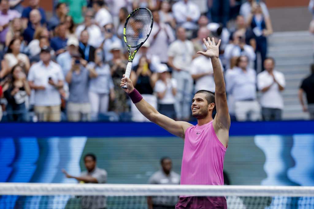 FLUSHING MEADOWS (United States), 06/09/2025.- Carlos Alcaraz of Spain reacts after defeating Novak Djokovic of Serbia during the men's singles semifinals during the US Open Tennis Championships at the USTA Billie Jean King National Tennis Center in Flushing Meadows, New York, USA, 05 September 2025. The US Open tournament runs from 24 August through 07 September. (Tenis, España, Nueva York) EFE/EPA/JOHN G. MABANGLO

