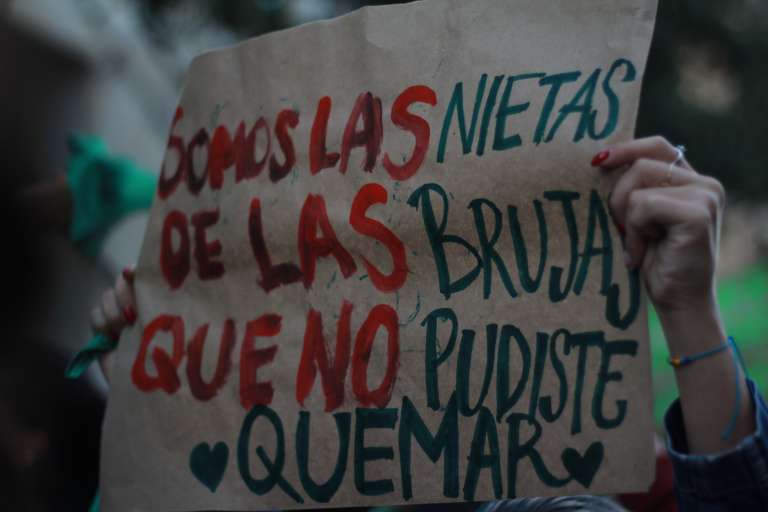 También hay situaciones de violencia obstétrica para quienes solicitan este procedimiento médico.