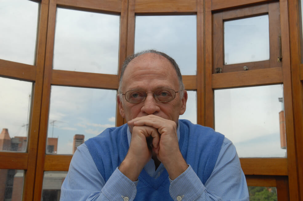 Santos augura que esta nueva revista no durará más de tres o cuatro ejemplares. Dice estar dispuesto a leerla, para “ver si son capaces de hacer un periodismo ligeramente parecido al que hicimos nosotros”. / Daniel Gómez
