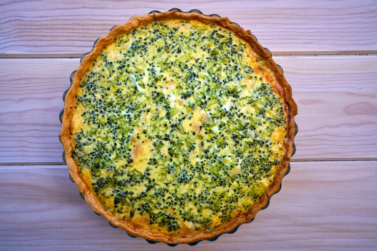 ¿Cómo se prepara una torta de espinaca y acelga? Nosotros te enseñamos