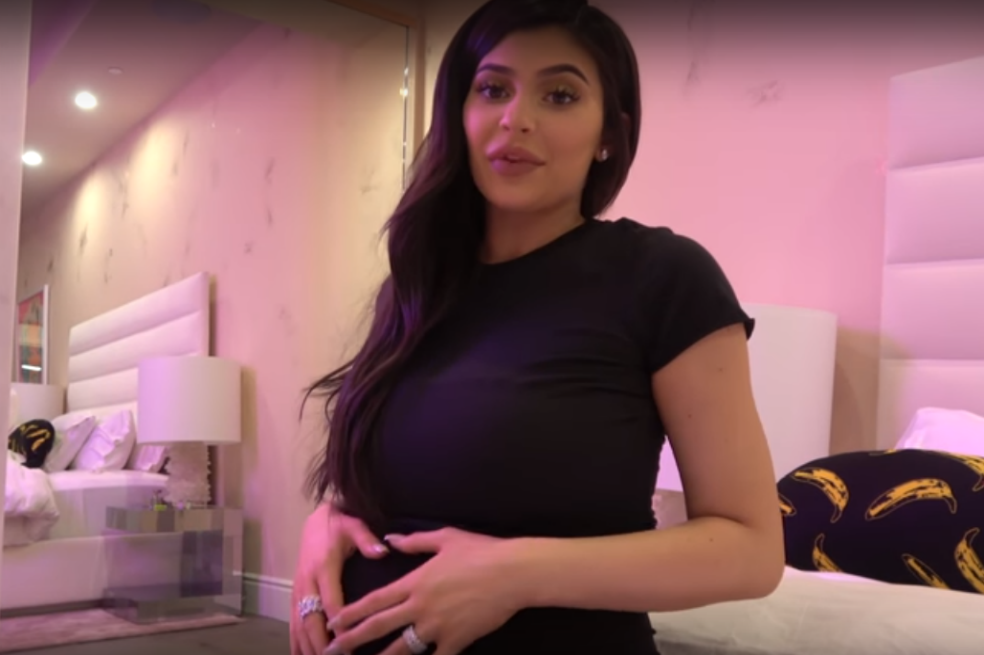 Kylie Jenner confirmó el nacimiento de su primera hija, Stormi Webster, el pasado domingo. / Captura de pantalla de Youtube