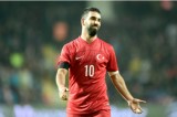 Arda Turan renuncia a la selección de Turquía tras agredir a un periodista