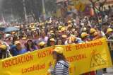 Trabajadores de la salud y docentes inician jornada de marchas