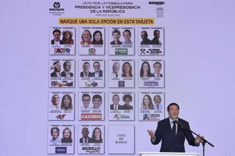 Así quedó el tarjetón para la primera vuelta del 31 de mayo: Cepeda es el 1 y Murillo el 14